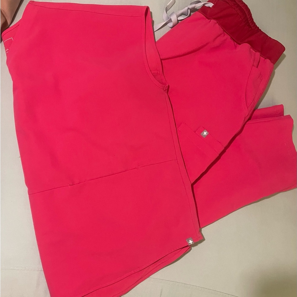 Figs Scrubs 2 tops and cargo pants